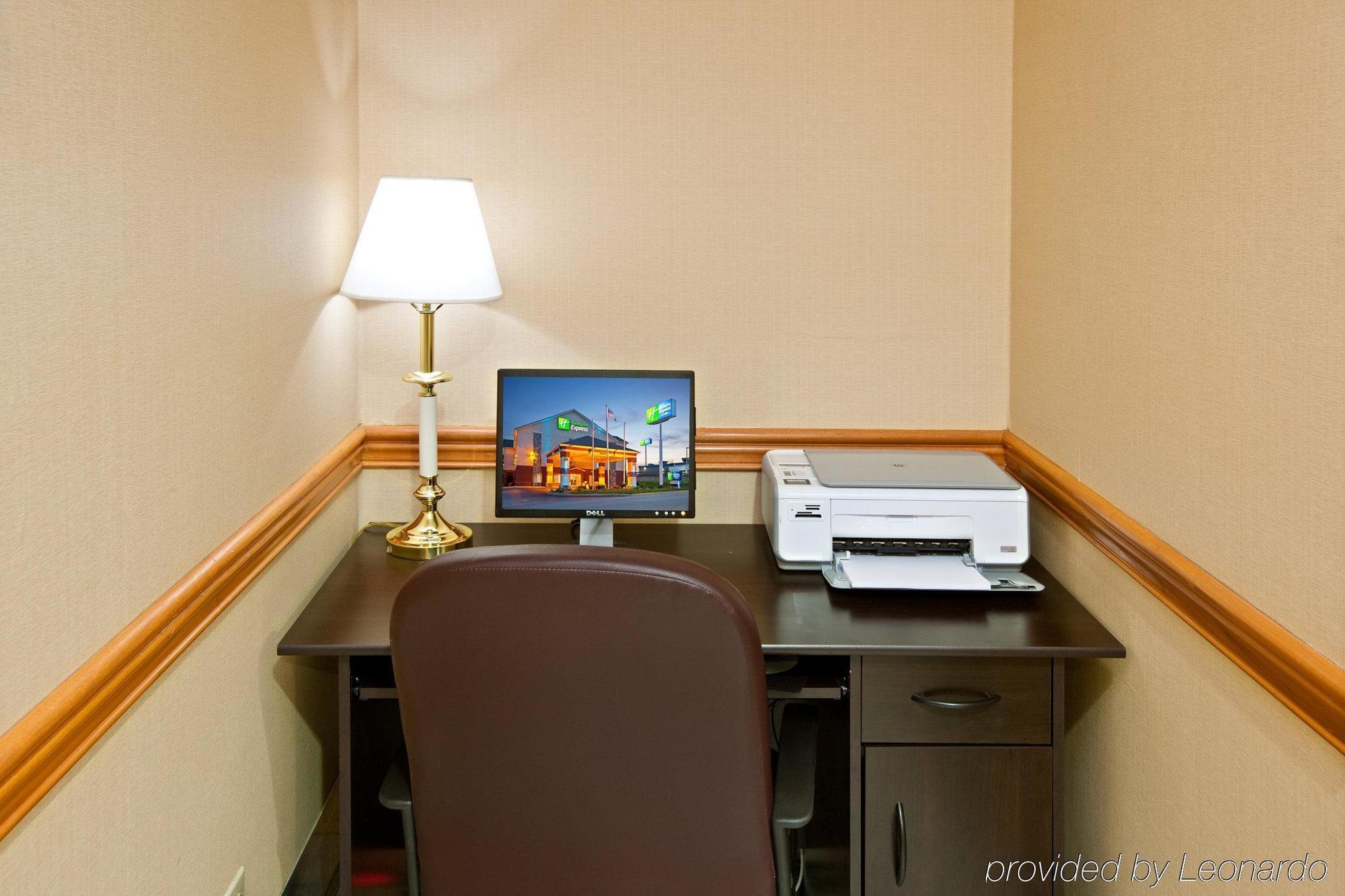 Holiday Inn Express & Suites Harrison By Ihg Съоръжения снимка