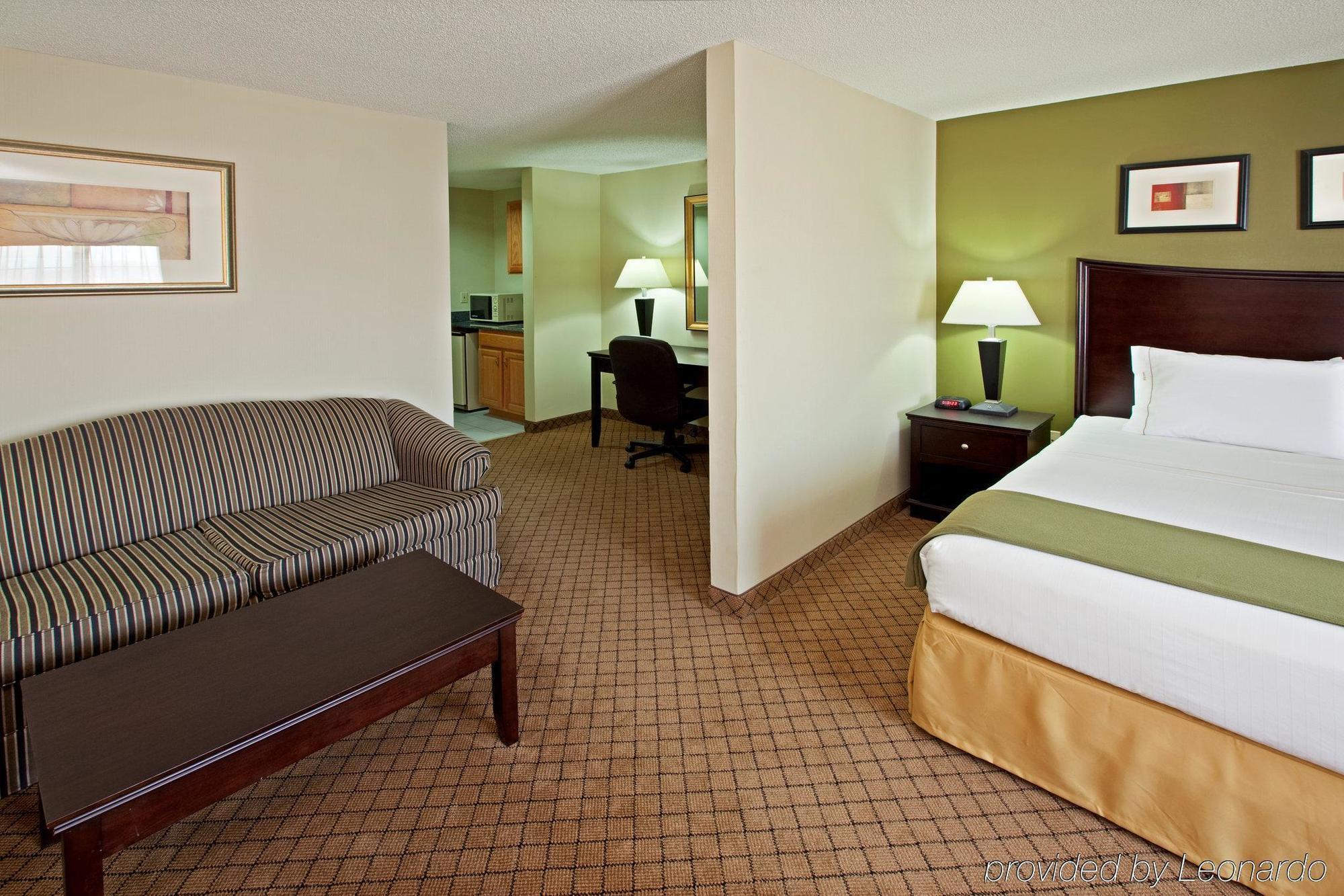 Holiday Inn Express & Suites Harrison By Ihg Стая снимка
