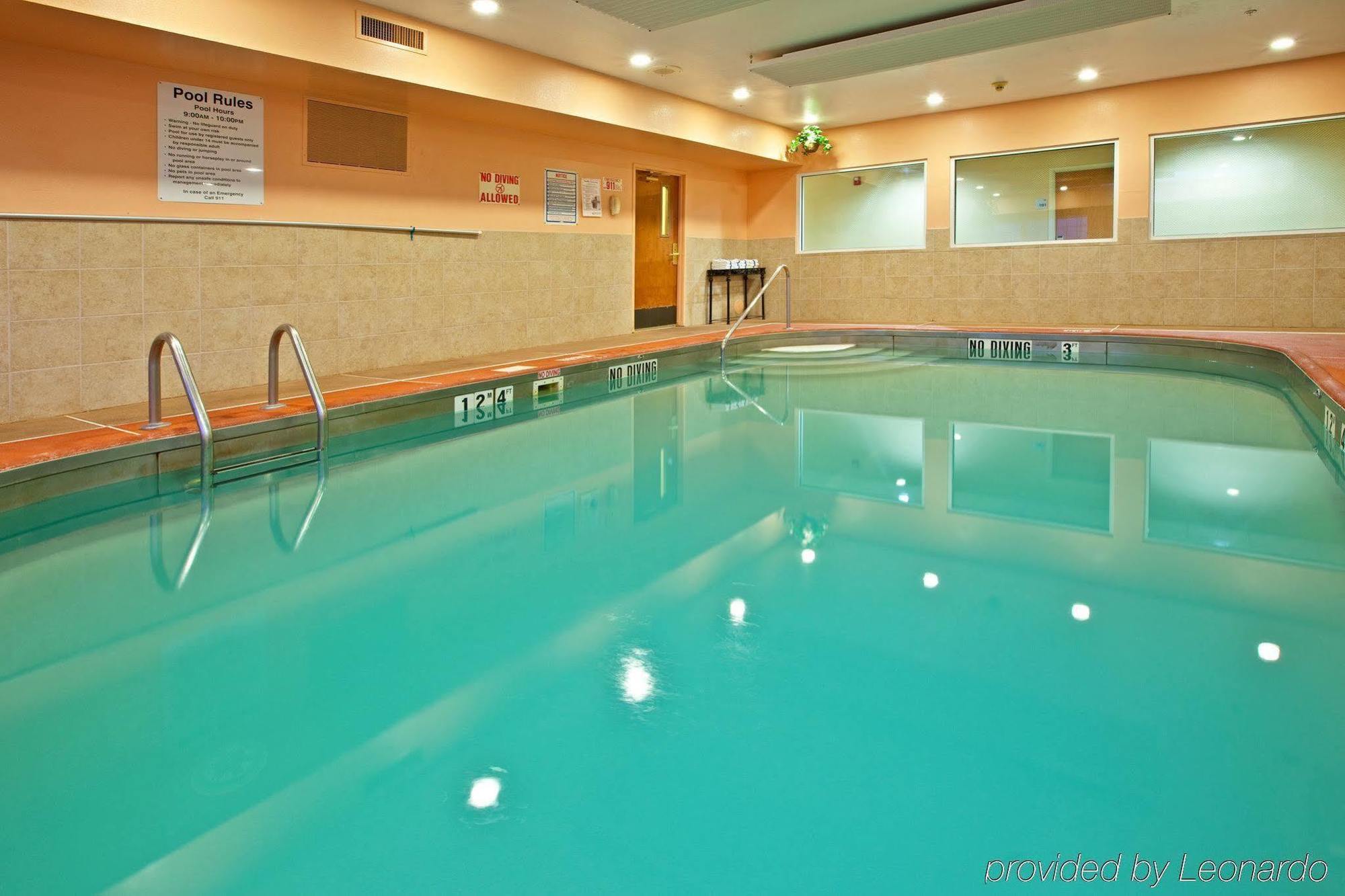 Holiday Inn Express & Suites Harrison By Ihg Съоръжения снимка